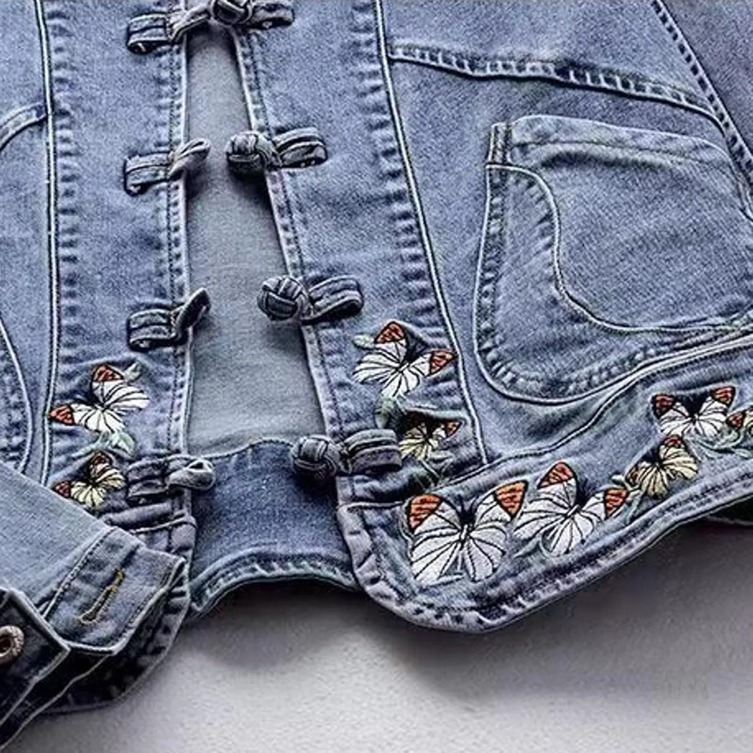 Butterfly Embroidery Denim Jacket for Women Long Sleeve Botton Up Coat with Pocket Trendy Fitted Fall Plain Autumn Outerwear