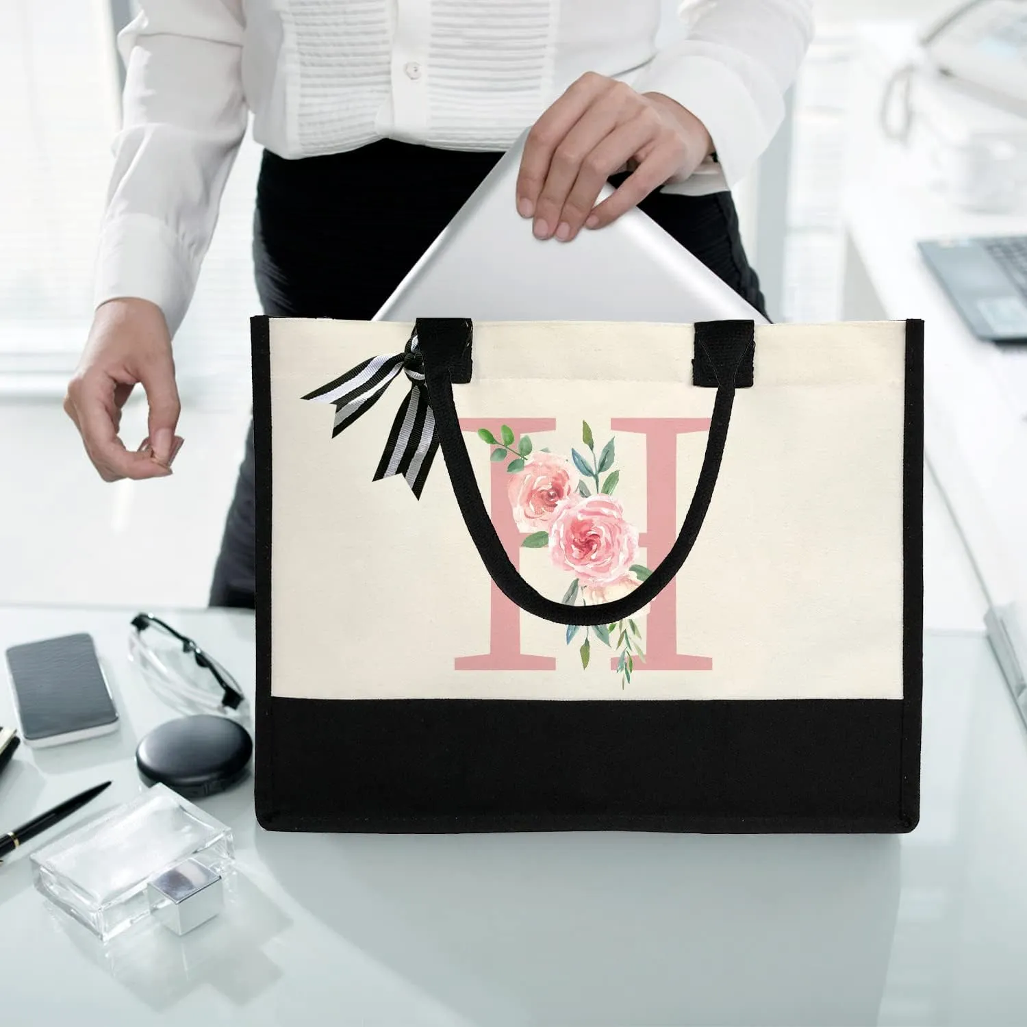 Initial Canvas Tote Bag for Women, Beach Bag with Inner Zipper Pocket Personalized Gifts for Wedding, Birthday