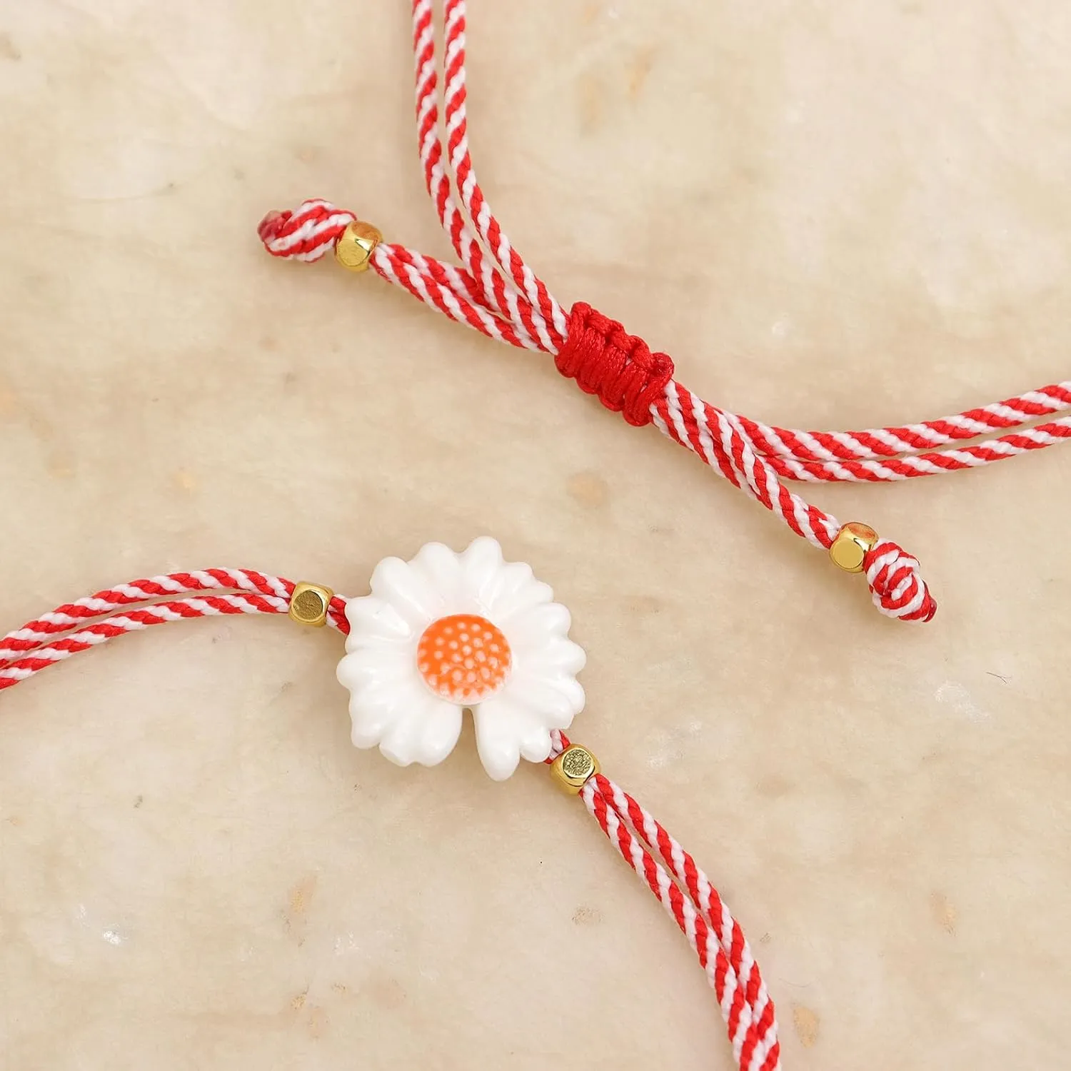 Resin Daisy Bracelets for Women, Cute Handmade Red Braided String Protection Bracelet Adjustable Bracelet Holiday Christmas Jewelry Gifts.
