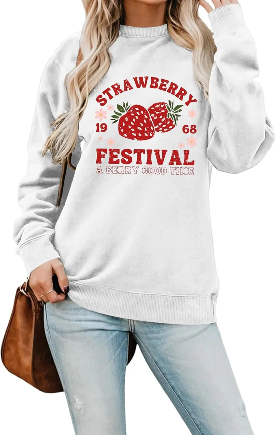 SAUIVD Women's Graphic Tees Strawberry Festivals Sweatshirt for Women Cute Strawberry Sweatshirts Long Sleeve Top Tees