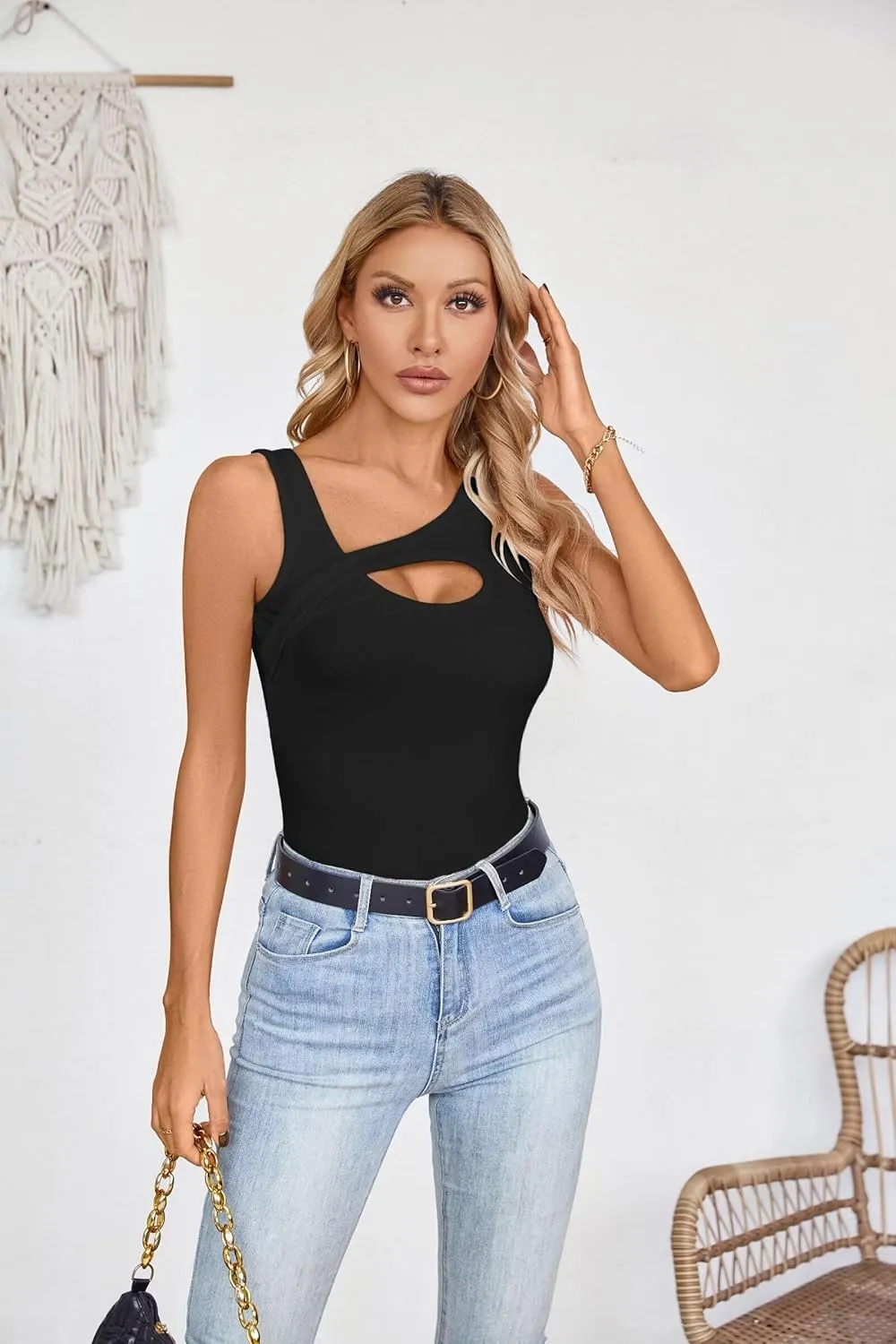 VICHYIE Womens Summer Cutout Tank Tops Sleeveless Shirts Ribbed Tanks Slim Fitted Y2K Sexy Basic Tee Shirt