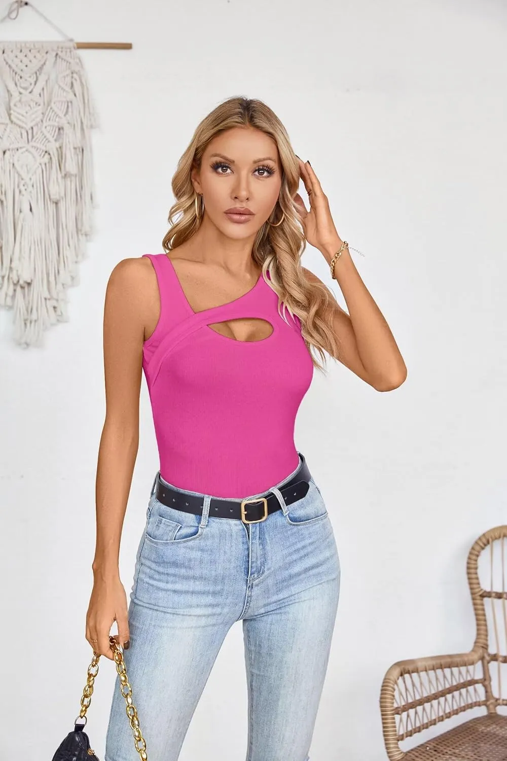 VICHYIE Womens Summer Cutout Tank Tops Sleeveless Shirts Ribbed Tanks Slim Fitted Y2K Sexy Basic Tee Shirt