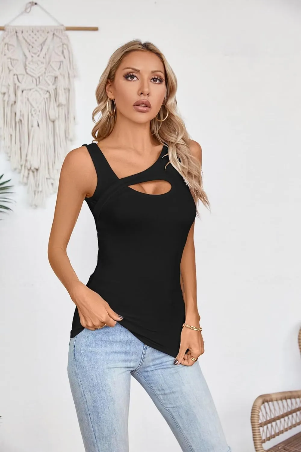 VICHYIE Womens Summer Cutout Tank Tops Sleeveless Shirts Ribbed Tanks Slim Fitted Y2K Sexy Basic Tee Shirt